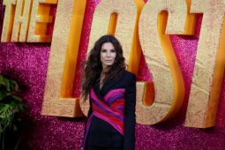 Film "The Lost City" eratkan hubungan Sandra Bullock dan Channing Tatum