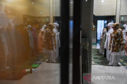 Sebagian warga di Medan mulai laksanakan Shalat Tarawih