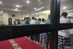 Jamaah Muhammadiyah mulai Shalat Tarawih