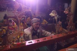 Pentas Wayang Krucil
