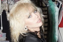 Miley Cyrus umumkan dirinya  positif COVID-19