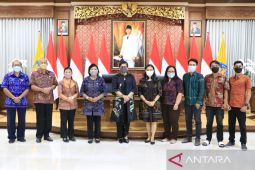 Dekranasda Bali apresiasi penelitian Unhi soal kain tenun endek