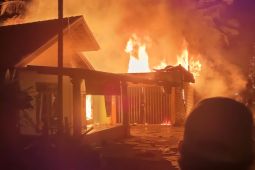 Kebakaran satu rumah warga di muara jangga akibat arus listrik