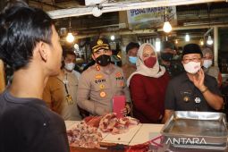 Bupati Cianjur intruksikan ASN berbelanja di pasar tradisional