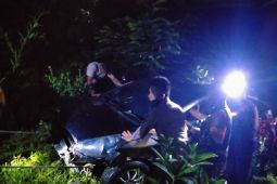 Honda Jazz tabrak tiang listrik hingga jatuh ke jurang Tangse