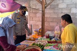 Kapolres Gorontalo Kota tinjau harga sembako di pasar Pilolodaa