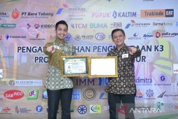 Wujudkan lingkungan kerja aman, PKT raih tiga penghargaan Pemprov Kaltim
