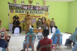Pemprov Gorontalo salurkan bantuan pangan di Gentuma Raya
