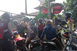 Polisi Sukabumi bubarkan kerumunan pelajar cegah tawuran