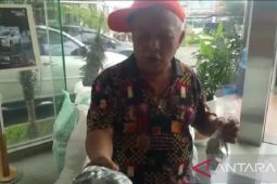 Pemilik jembatan penyeberangan di Karawang beli Pajero pakai koin
