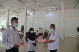 Wakil Bupati Kayong Utara serahkan SK PPPK Non Guru