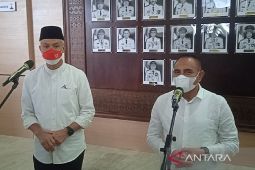 Ganjar mengaku tidak janjian pakai baju putih bertemu Edy Rahmayadi