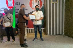 PLN Terima Penghargaan TJSL Dari Pemkab Aceh Barat
