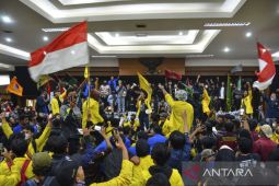 Mahasiswa menduduki DPRD Kota Tasikmalaya