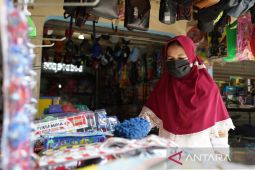 Berawal dari pegawai toko, Rosnani kini miliki tiga usaha