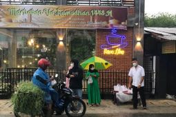 Keluarga besar RowCoffee turun ke jalan berbagi takjil gratis
