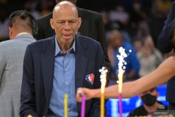 Patah pinggul, Kareem Abdul-Jabbar dirawat di rumah sakit