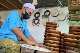 Perajin rebana di Kota Malang "banjir" pesanan saat Ramadhan
