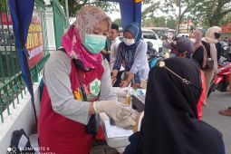Dinkes Kabupaten Lebak layani vaksinasi COVID-19 di depan Masjid Al Araf
