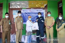 PT Timah serahkan ribuan paket sembako ke Kabupaten Bangka
