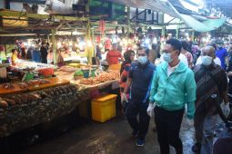 Edi Kamtono pastikan stok bahan pokok cukup