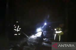 Gudang pengolahan minyak ilegal di Kota Jambi terbakar