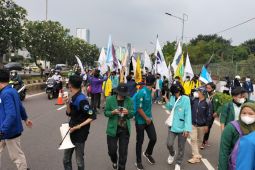 Ratusan mahasiswa mulai datangi gedung DPR RI