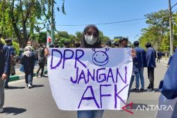 Pengunjuk rasa apresiasi pola pengamanan humanis Polres Pamekasan
