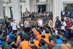 Gubernur dan Ketua DPRD Provinsi Jambi temui mahasiswa