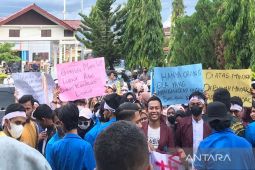 Ratusan pendemo datangi DPRK Pidie, minta boikot tiga partai