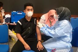Sekitar 3,6 juta orang di Jatim sudah suntik vaksin penguat