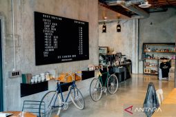 Mengenal Hydrostop, lapisan kedap air solusi  dinding rumah lembap