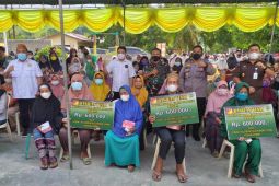 20 ribu warga Bone Bolango terima bantuan tunai