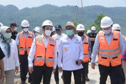 Ada dua faktor yang sebabkan sampah Depok belum di buang ke Nambo