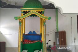 Mimbar masjid di Simeulue ini berusia 109 tahun