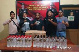 Polres Bima Kota sita puluhan botol arak Bali
