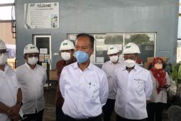 Industry minister evaluates bulk cooking oil data collection system