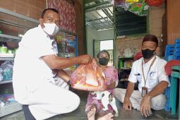 Penyandang disabilitas di Bangka Barat terima paket sembako dari PT Timah