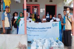 PLN bagi bingkisan Ramadhan di Asam Asam