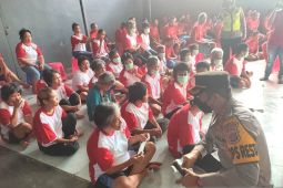 Polresta Samarinda salurkan bantuan sembako dan masker gratis