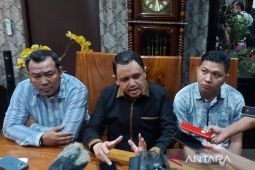 Kuasa hukum Ade Armando minta emak-emak yang provokator ditangkap