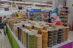 Jelang lebaran omset penjualan kue mulai meningkat