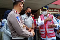 Menhub dan Kakorlantas tinjau jalur mudik Angkutan Lebaran 2022