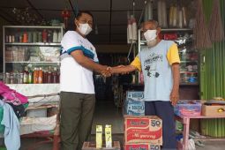 Belanja di warung pensiunan untuk kegiatan sosial, cara PT Timah gerakkan ekonomi masyarakat