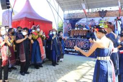 Usung Tema "Ho Do Na Hupillit", Bupati Samosir buka gelaran Festival Gondang Naposo