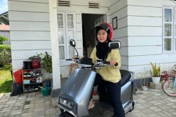 Warga Singkawang beralih gunakan motor listrik
