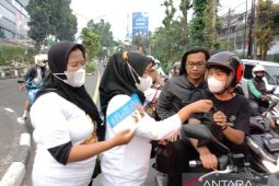 Relawan dekatkan sosok Anies Baswedan ke masyarakat lewat takjil gratis