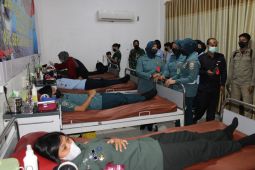 Wanita TNI wilayah Garnizun Pontianak gelar baksos donor darah