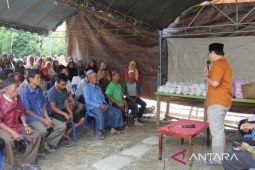Pemkab Hulu Sungai Tengah sosialisasi vaksin sekaligus berbagi takjil