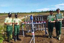 Dampingi Petani, Mahasiswa Polbangtan Kementan terapkan irigasi tetes
